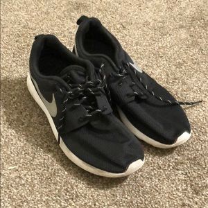 Nike roshes